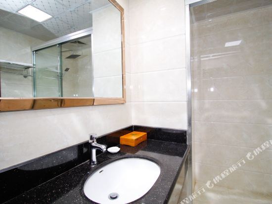 Луань: Golden Star Hotel