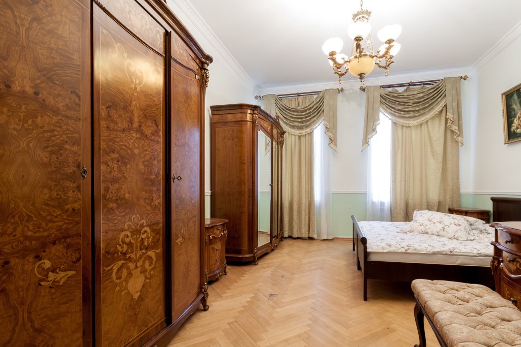 Москва: Metro Novoslobodskaya Apartments