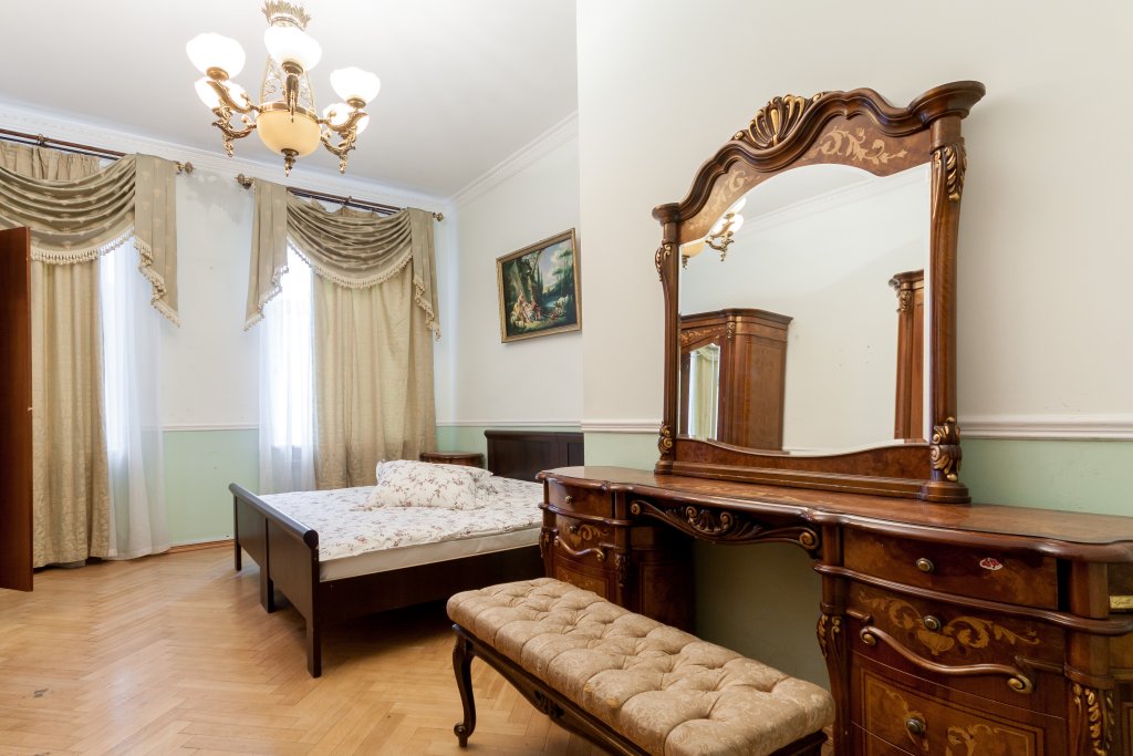Москва: Metro Novoslobodskaya Apartments