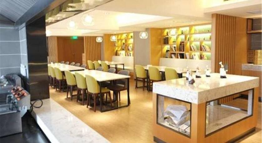 Яньань: Yan'an Baimi Avenue Baotashan Atour Hotel