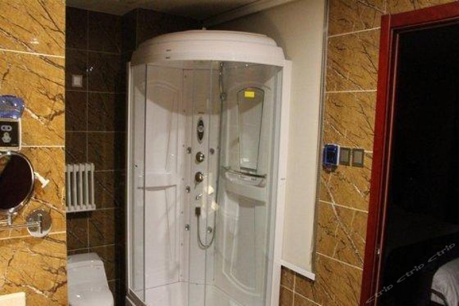 Синин: Degong Hotel