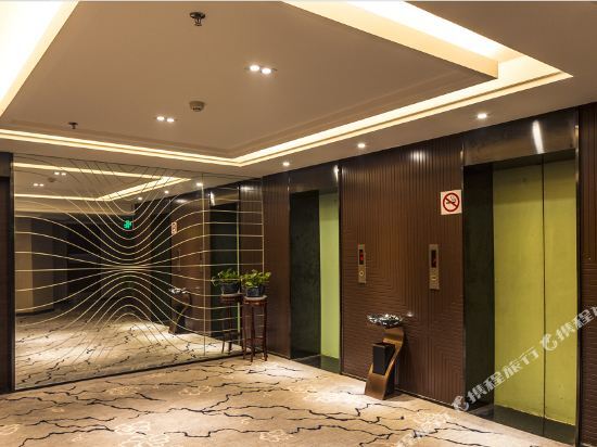 Чжэнчжоу: Xindi Hotel (Zhengzhou Zhongyuan Wanda Store Qinling Road Subway Station)