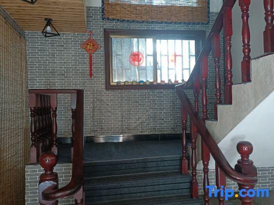 Шанграо: Xiaoqi Inn