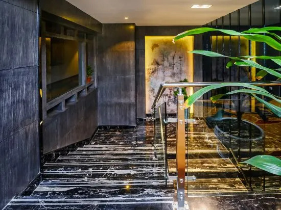 Чунцин: Qianhui Hotel (Chongqing Daping Longhu Times Tianjie Store)