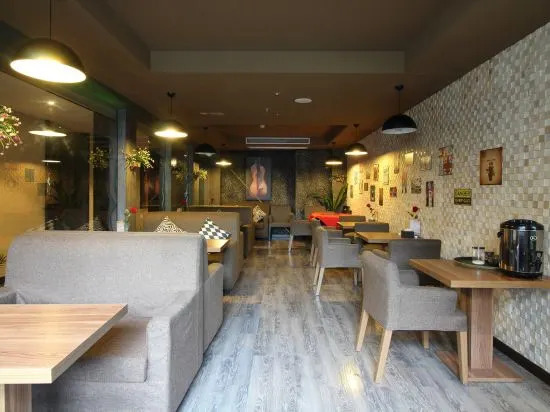 Чунцин: Qianhui Hotel (Chongqing Daping Longhu Times Tianjie Store)