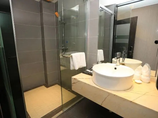 Чунцин: Qianhui Hotel (Chongqing Daping Longhu Times Tianjie Store)