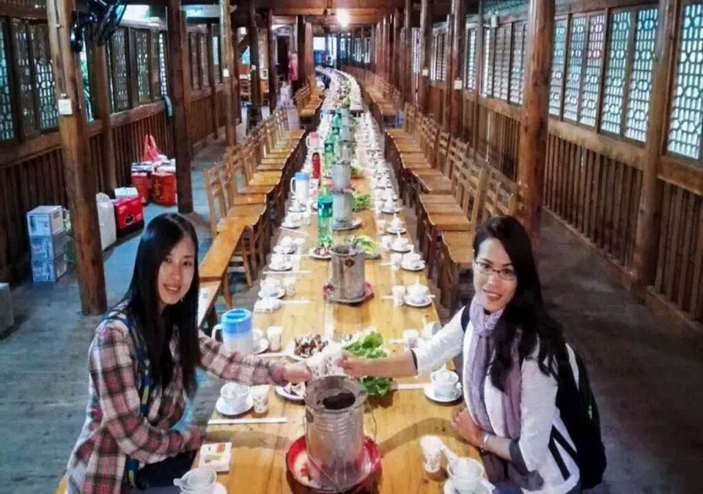 Longsheng: 龙胜大唐湾月夜多耶度假酒店