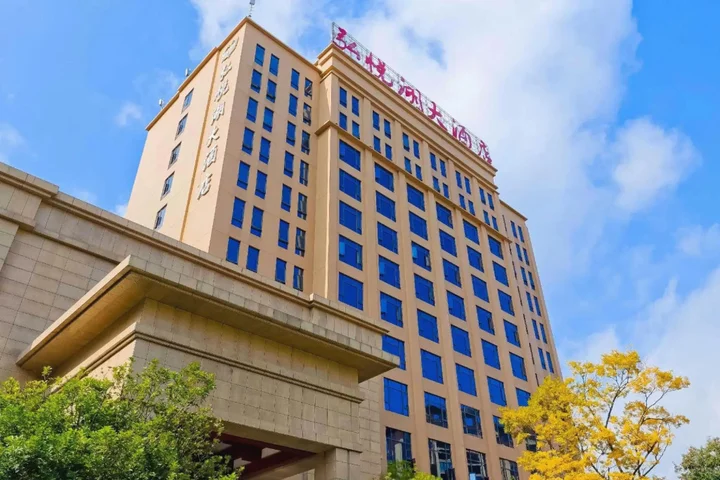 Цюйцзин: Hongyuehu Hotel