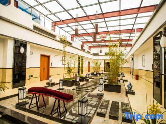 Цюйцзин: Hongyuehu Hotel