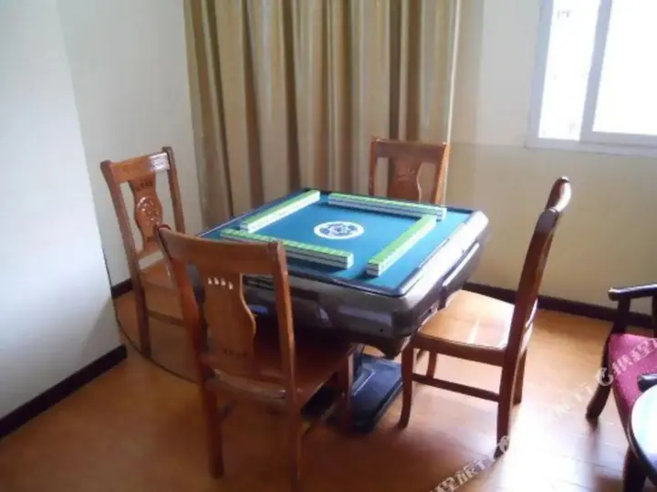 Юньфу: Yunfu Junlin Hotel