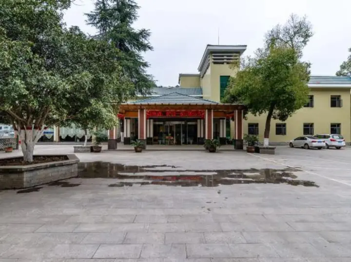 Яндиан: Baizhao Mountain Hotel