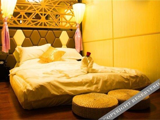 Кайфын: Buttonwood Fashion Hotel