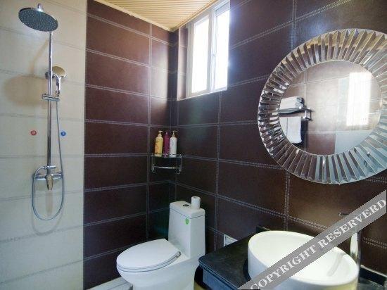 Кайфын: Buttonwood Fashion Hotel