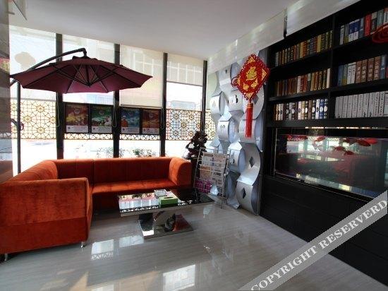 Кайфын: Buttonwood Fashion Hotel