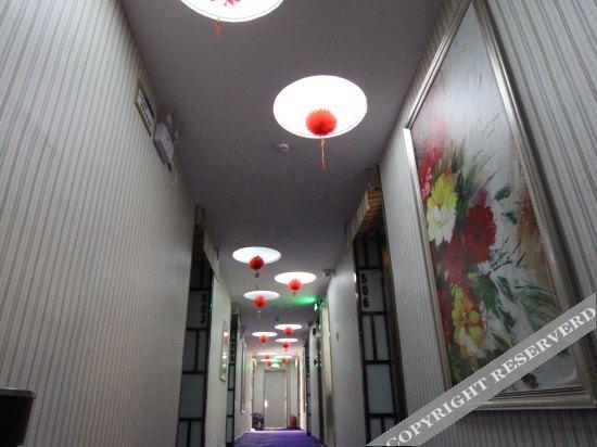 Кайфын: Buttonwood Fashion Hotel