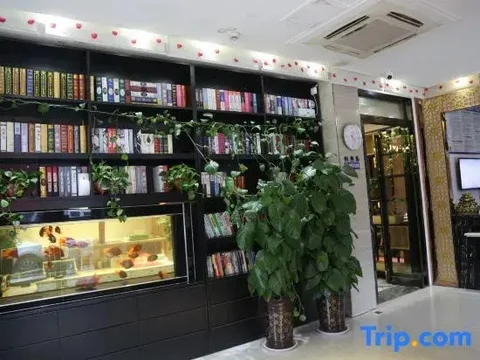Кайфын: Buttonwood Fashion Hotel