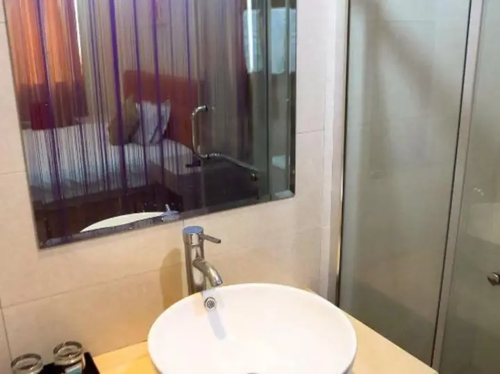 Шаоксинг: Paojiang Xinyuansu Business Hotel