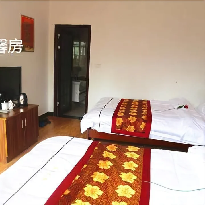 Леишан: Miaozhai Renjia Inn