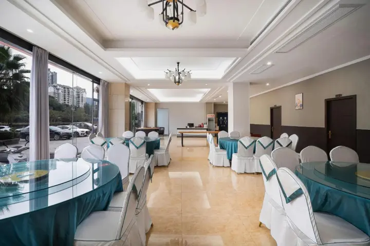 Чунцин: Lizhi Holiday Hotel