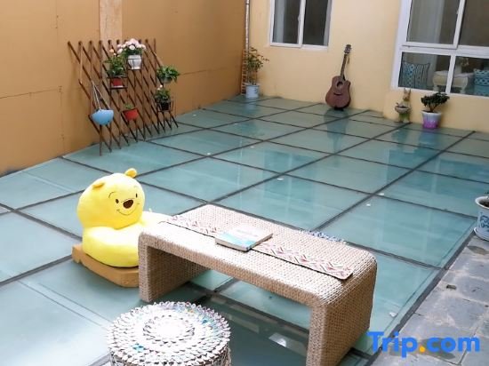 Шангри-Ла: Youjia Hostel