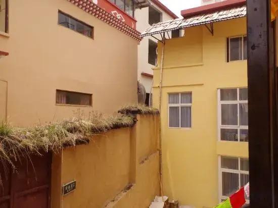 Шангри-Ла: Youjia Hostel