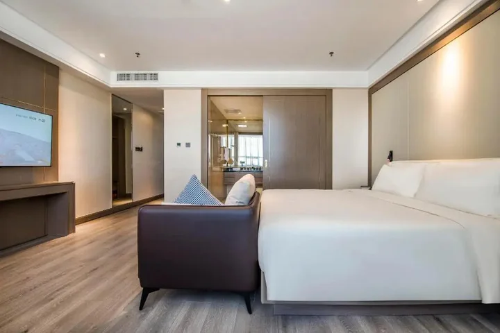 Янгиианг: Yangjiang Jiangcheng Junyi Square Atour X Hotel