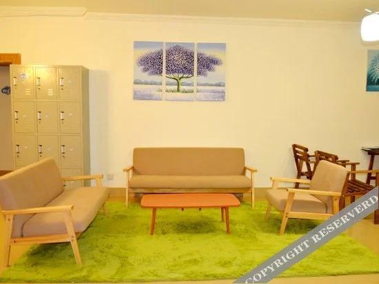 Чэнду: Aixin Youth Hostel