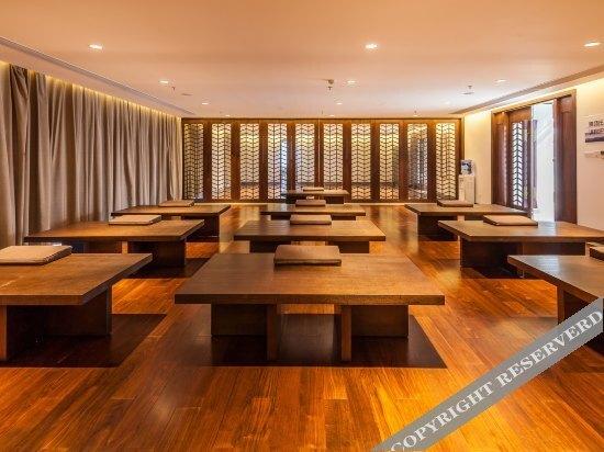 Цюнхай: Taoji Seaview Hotel