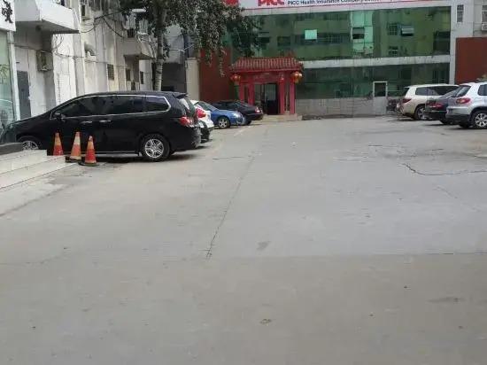 Пуян: Dengfeng Business Hotel