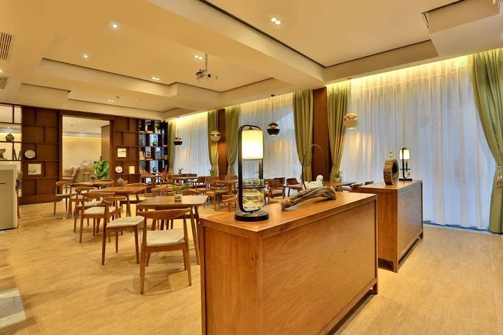 Цзясинь: Gengting Hotel