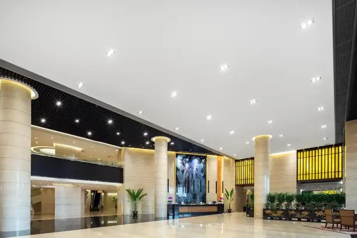 New Yantai Hotel — фото 4