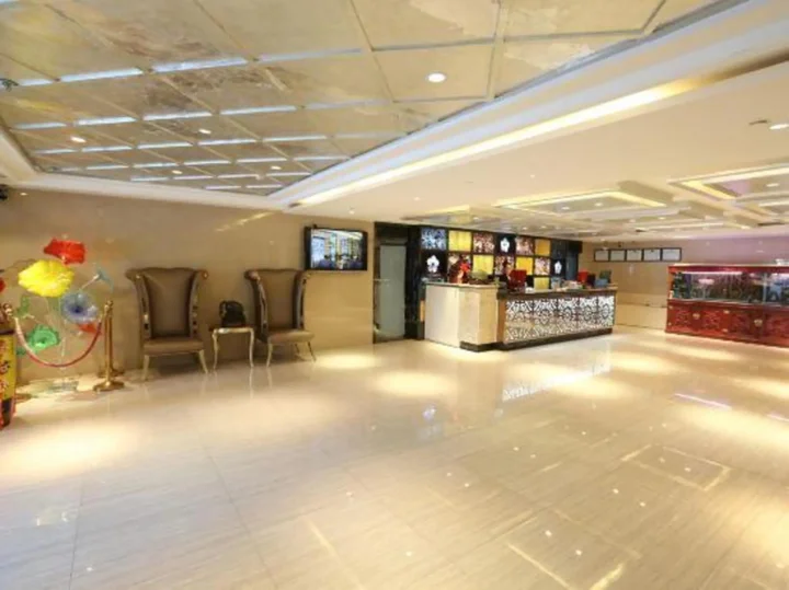 Синин: Blossoming Quality Hotel