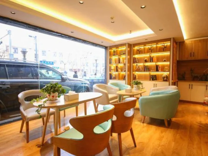 Синин: Blossoming Quality Hotel