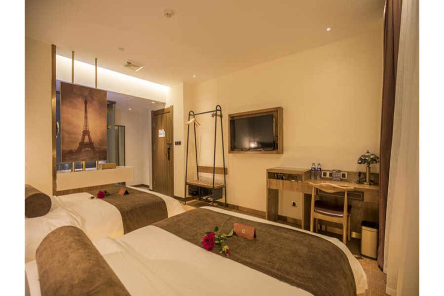Синин: Zhefeng Hotel (Xining Haihu Wanda Plaza)