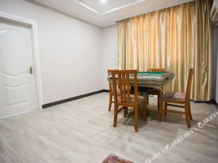 Хуанган: Junyi Collection Hotel (Luotian County Yishui Bund)