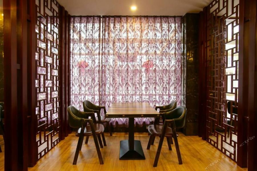 Borrman Hotel (Hengyang Nanyue Mount Heng Scenic Area Damiao) — фото 4