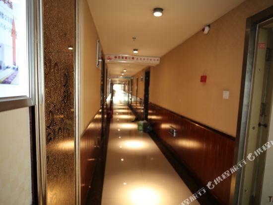 Синин: Yilian Apartment