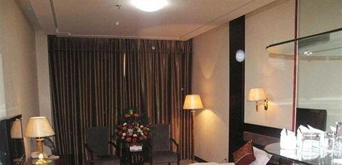 Хецзе: Heze Heping Hotel