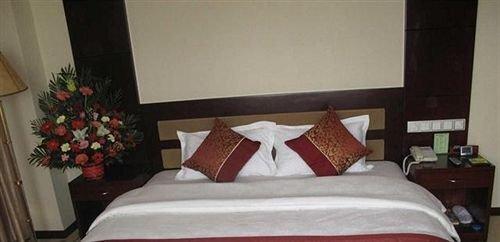 Хецзе: Heze Heping Hotel