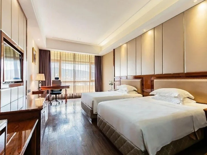 Юнчжоу: Vienna Hotel (Yongzhou Jianghua)