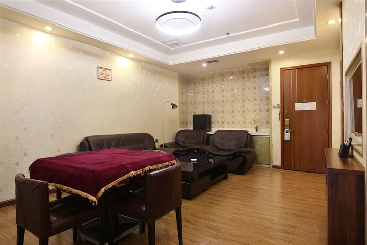 Гуанчжоу: Guangzhou Helong Hotel