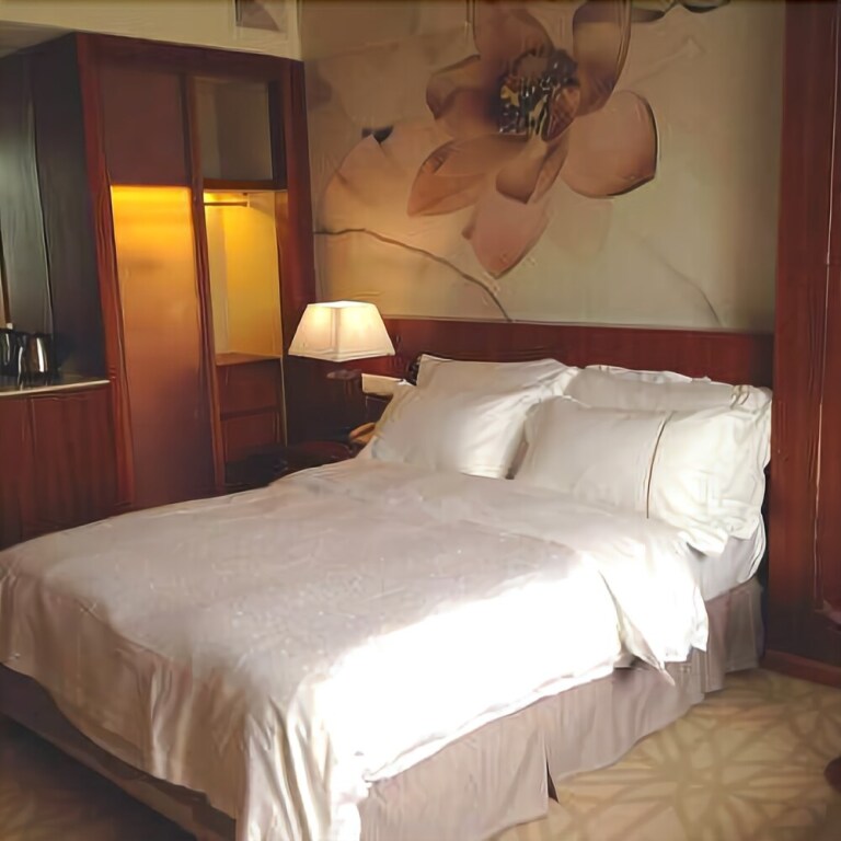 Цзиньюань: Baiyue Hotel