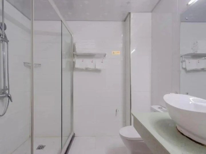 Уян: Qingyun Hotel