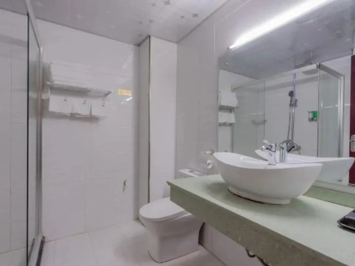 Уян: Qingyun Hotel