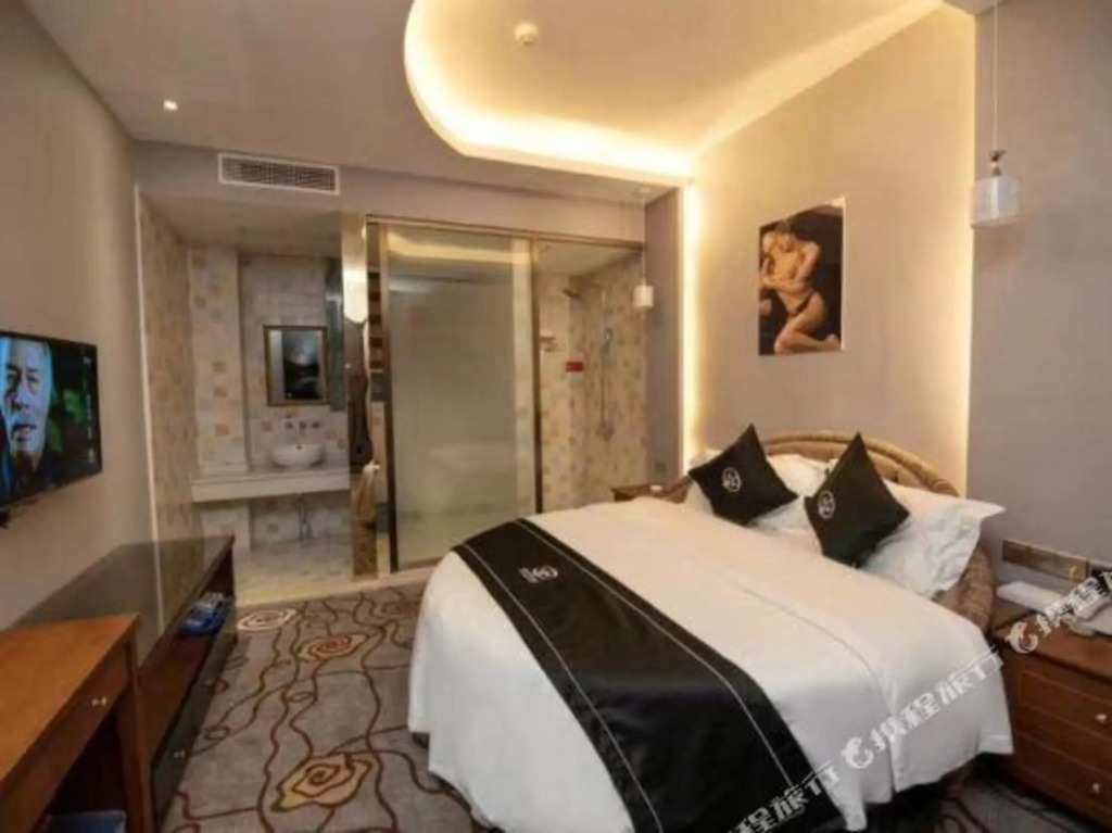 Лучжоу: Black Prince Art Hotel (Luzhou Longmatan District Government Store)