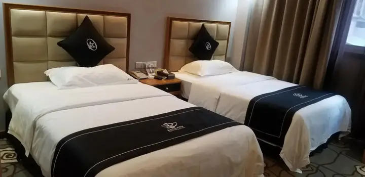 Лучжоу: Black Prince Art Hotel (Luzhou Longmatan District Government Store)