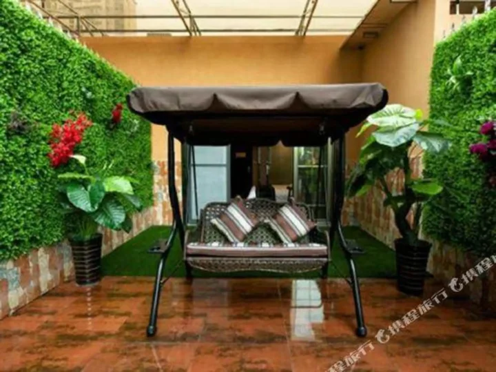 Лучжоу: Black Prince Art Hotel (Luzhou Longmatan District Government Store)