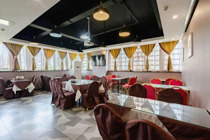 Лучжоу: Black Prince Art Hotel (Luzhou Longmatan District Government Store)