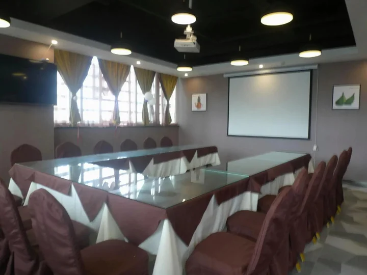 Лучжоу: Black Prince Art Hotel (Luzhou Longmatan District Government Store)