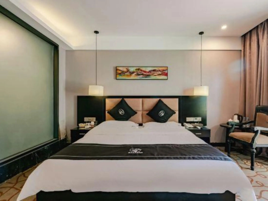 Лучжоу: Black Prince Art Hotel (Luzhou Longmatan District Government Store)